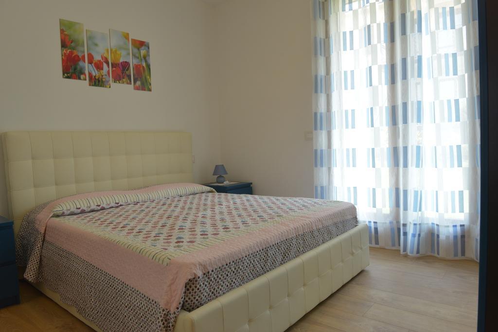 Villa Artemia Manerba del Garda Rum bild