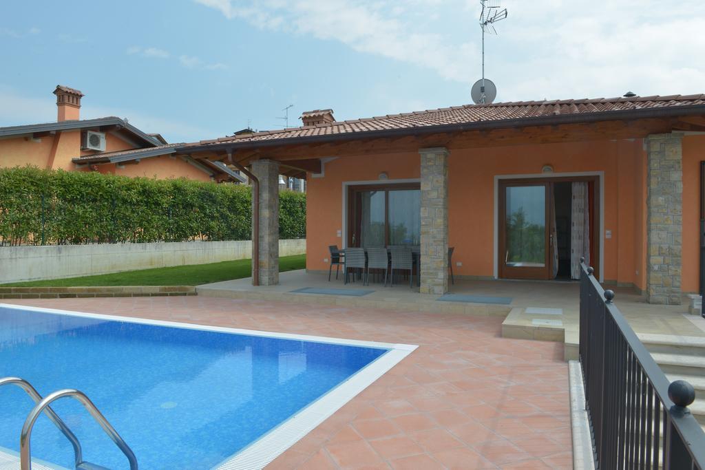 Villa Artemia Manerba del Garda Rum bild