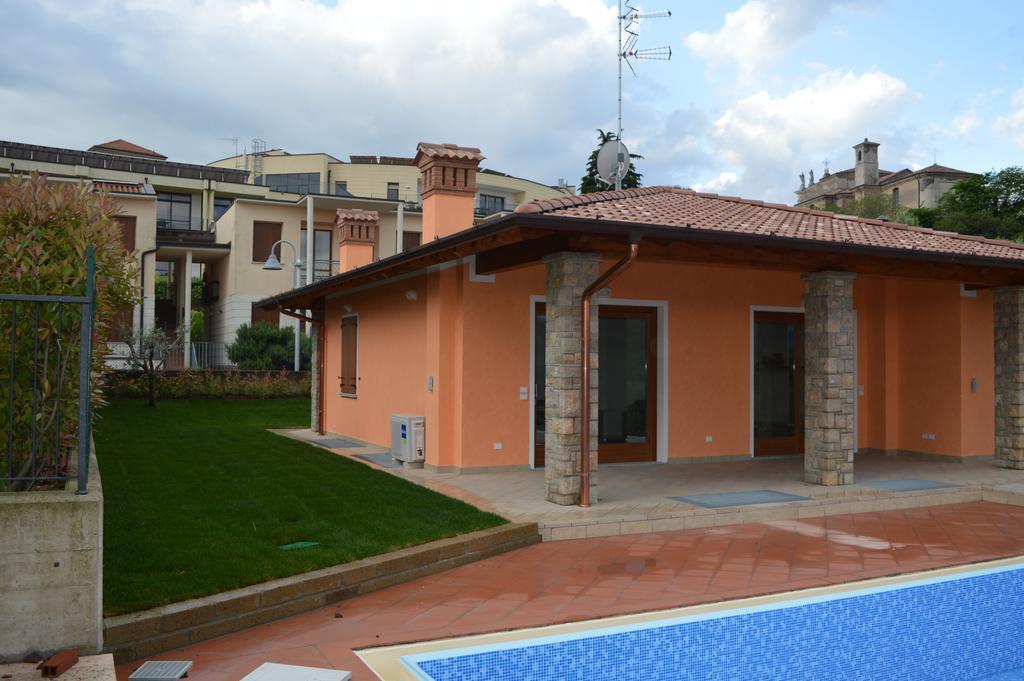 Villa Artemia Manerba del Garda Rum bild
