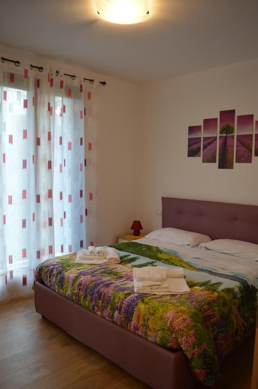 Villa Artemia Manerba del Garda Rum bild